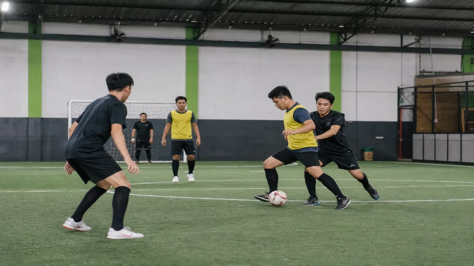 Ilustrasi artikel: Strategi Retensi Bisnis Lapangan Futsal agar Tim Booking Lagi